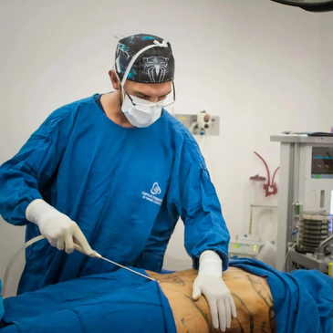 Slider image (4) Dr. Fernando Munar - Plastic Surgery